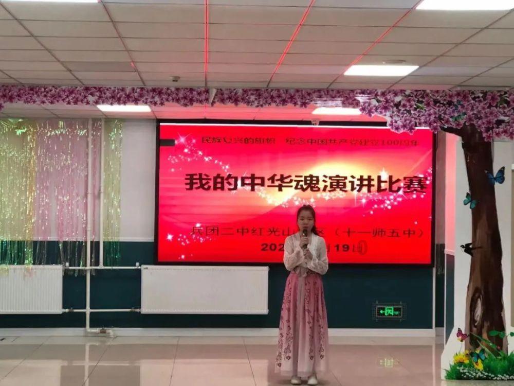 探讨心灵的男人在外面养女人，最起码得有钱吧，自己一家人都紧巴巴的过日子，怎么养？